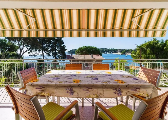Geraeumige Wohnung Lory Mit Meerblick In Strandnaehe