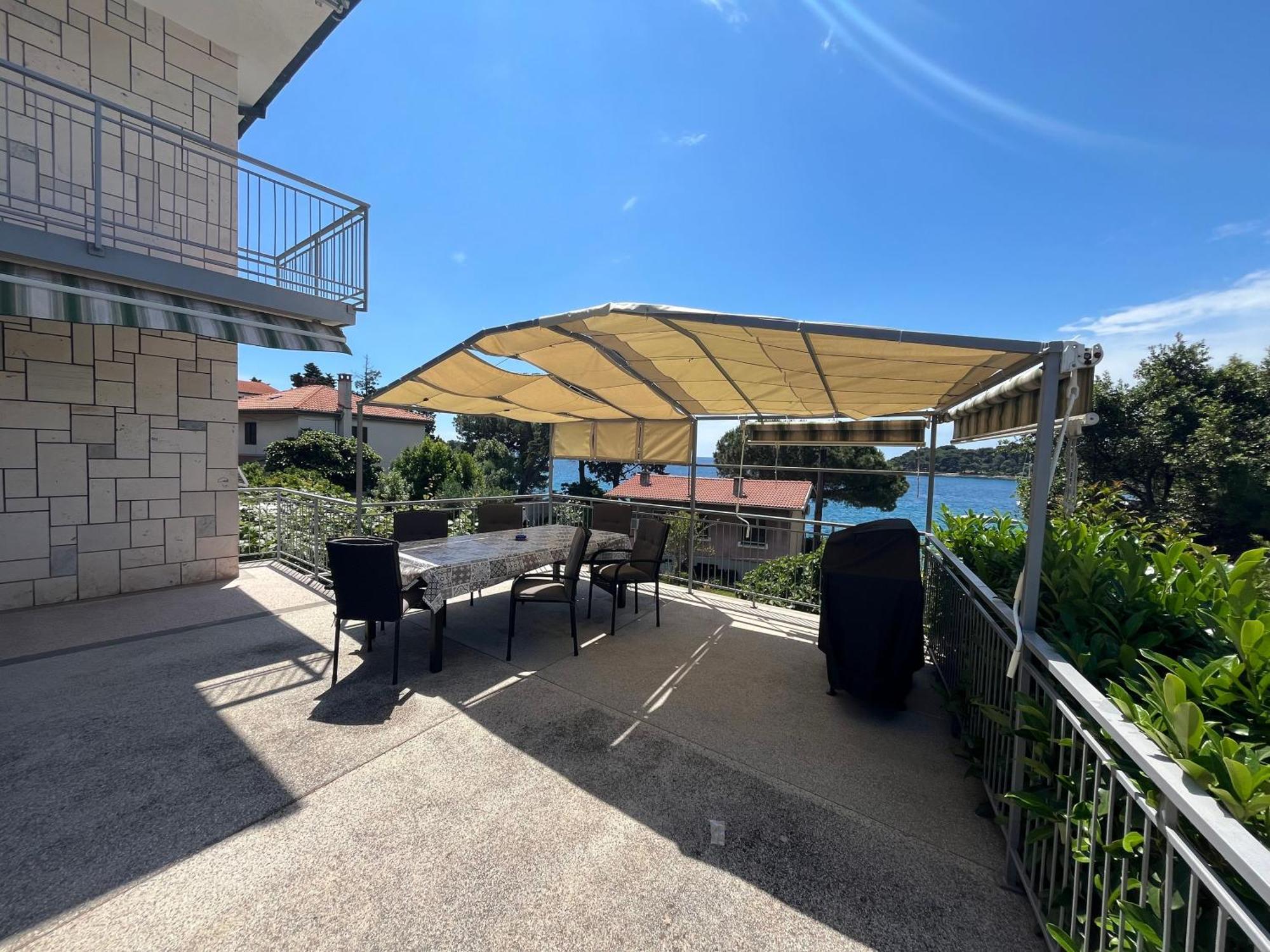 Apartment Geraeumige Lory Mit Meerblick In Strandnaehe Pula